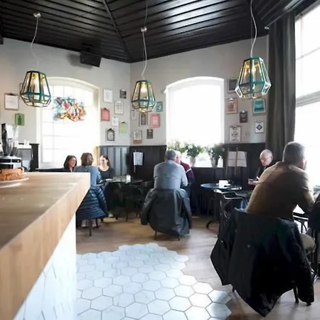 Otel Stadsherberg De Poshoorn
