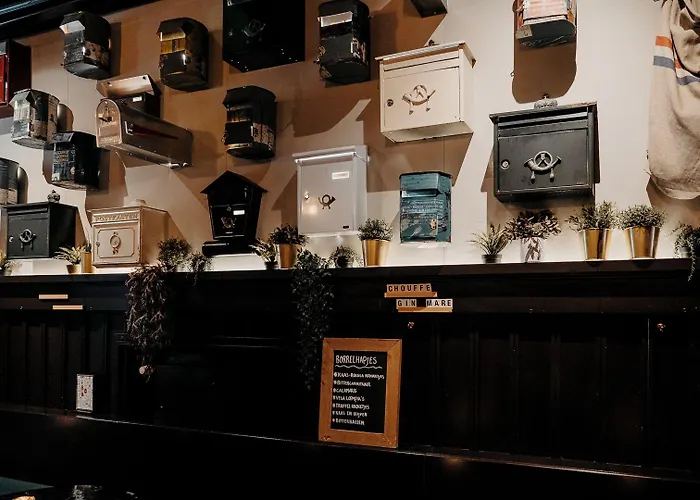 Stadsherberg De Poshoorn 2*