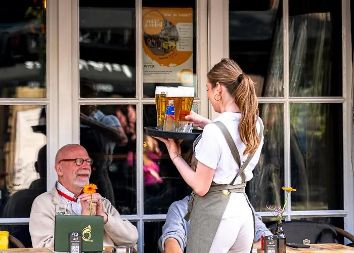 Stadsherberg De Poshoorn 2*